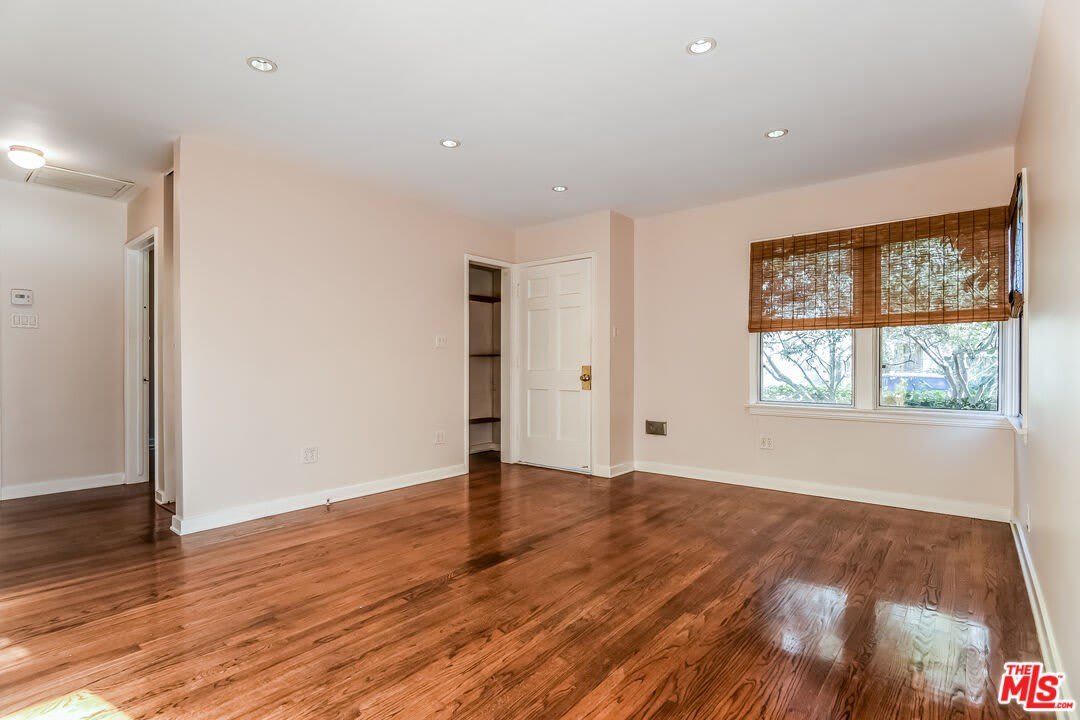 801 Brooks Ave – photo 4