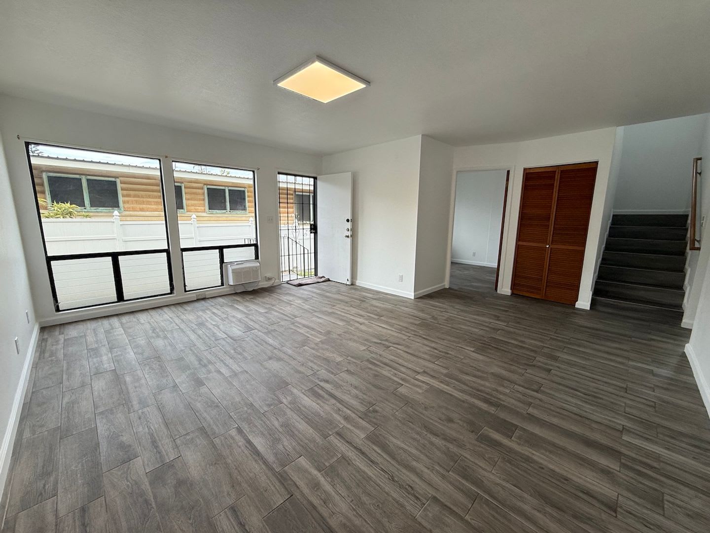 For Rent 949 8Th Ave Front – photo 2