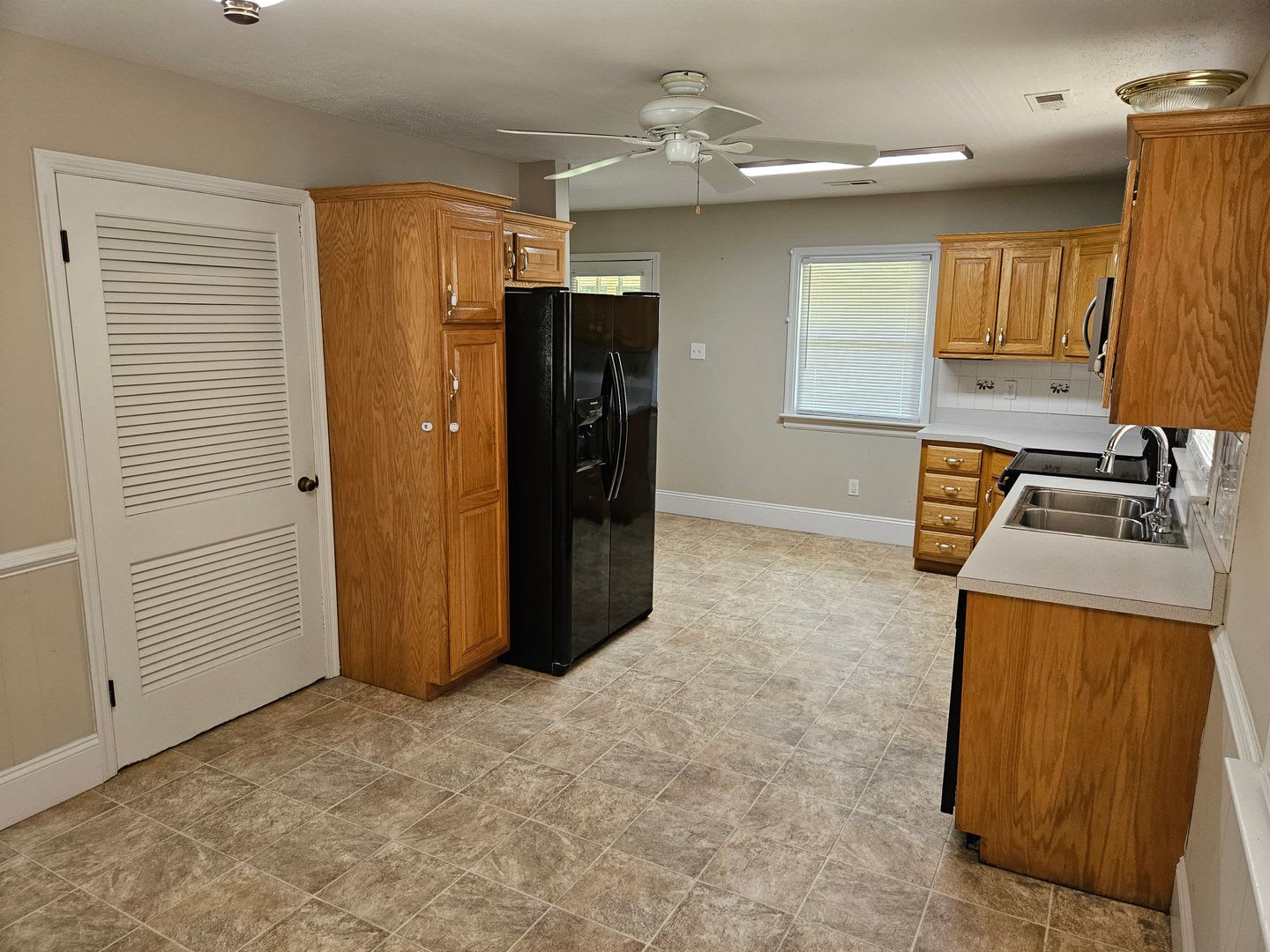 Charming Brick Rancher On Massive Lot Move In Ready – photo 3