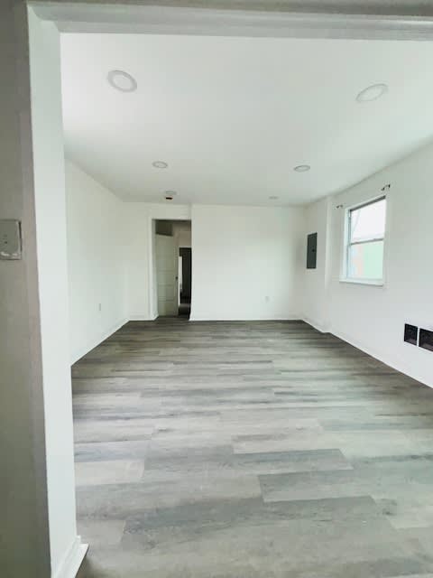 2029 East Tioga Street 2 – photo 3