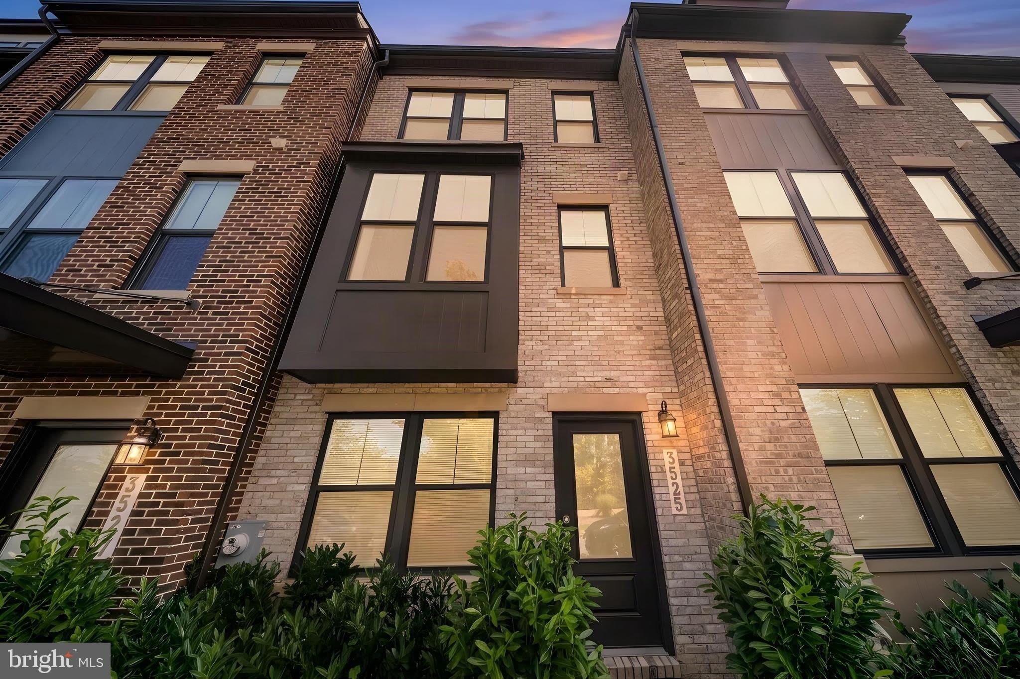 3525 CARNABY Street – photo 2