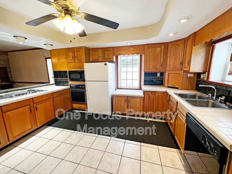 2734 Dove Street – photo 4