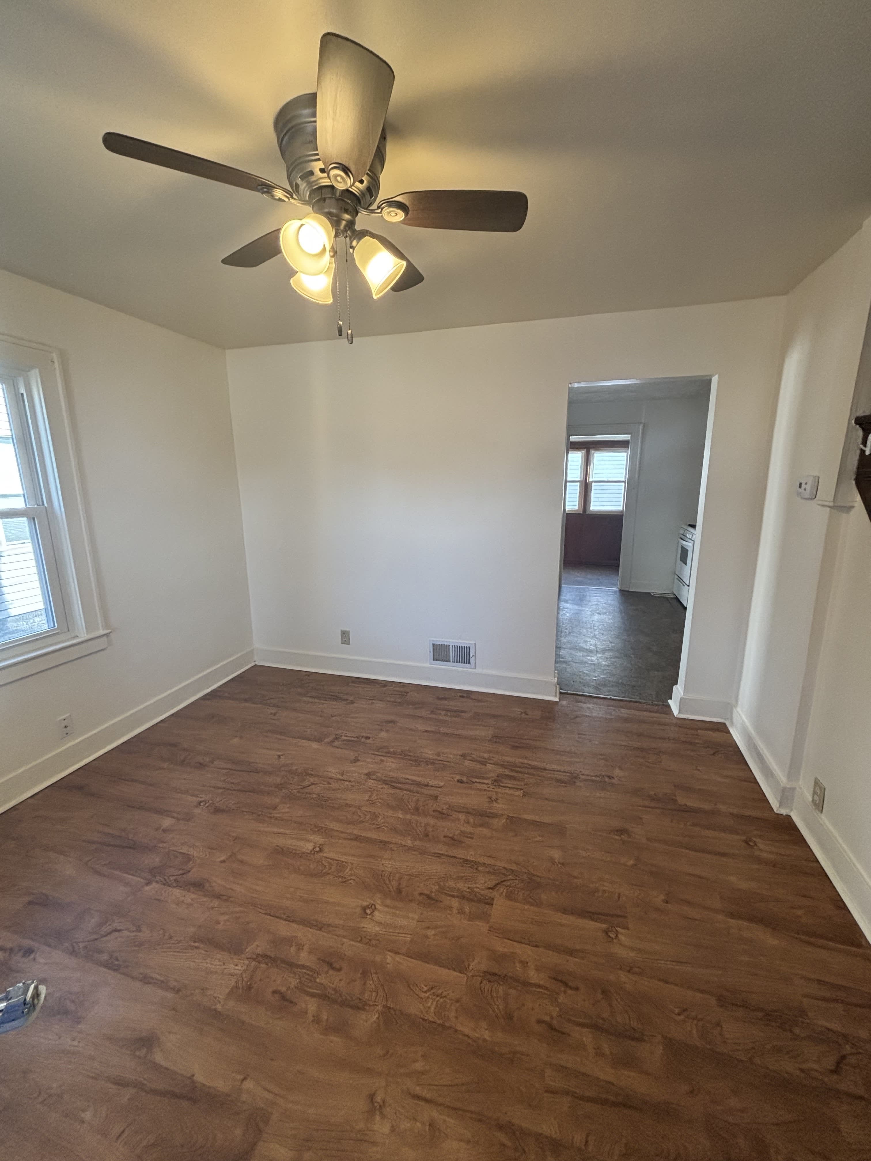 319 E 11th St – photo 3