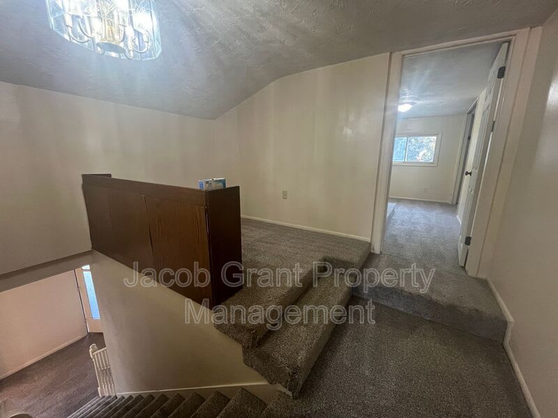 1298 Idaho Ave – photo 4