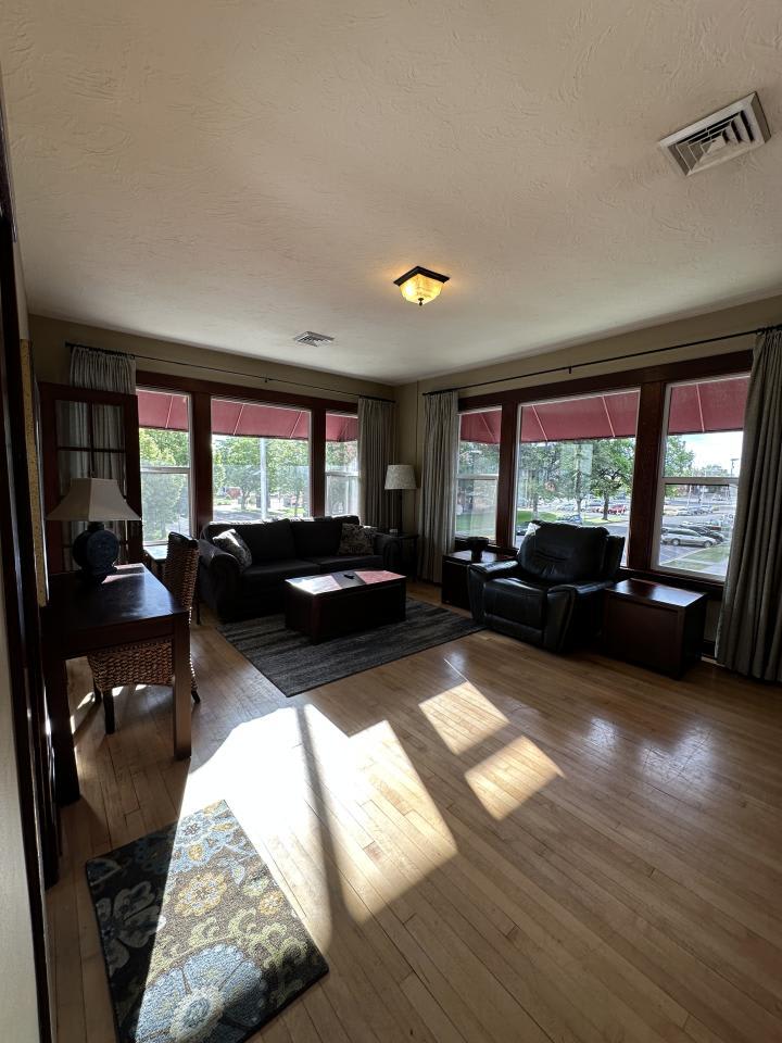 2403 2nd Avenue N – photo 2