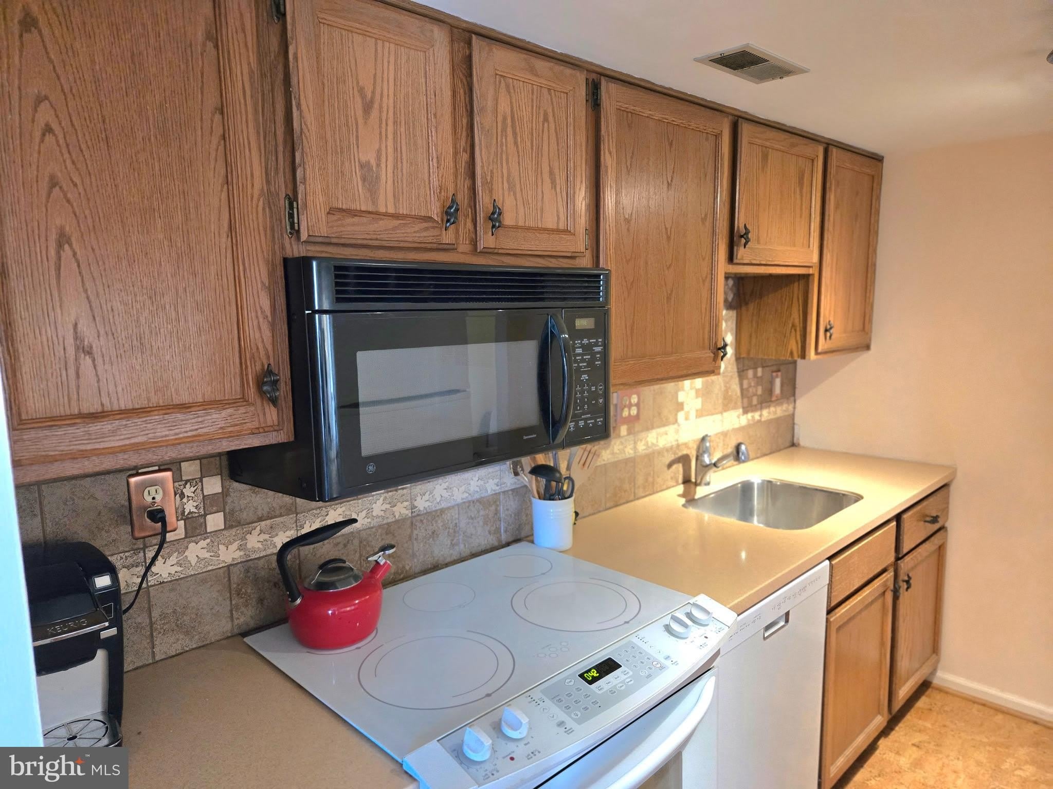 66 HERMITAGE Drive – photo 5