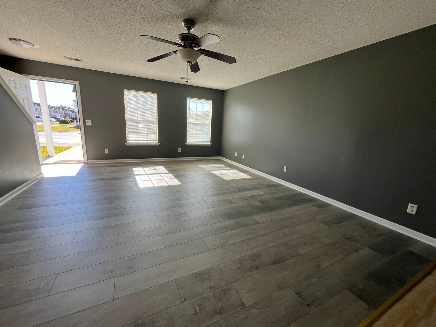 RECENTLY REDUCED & MOVE IN SPECIAL! Two Bedroom Townhome in Port Wentworth – photo 3
