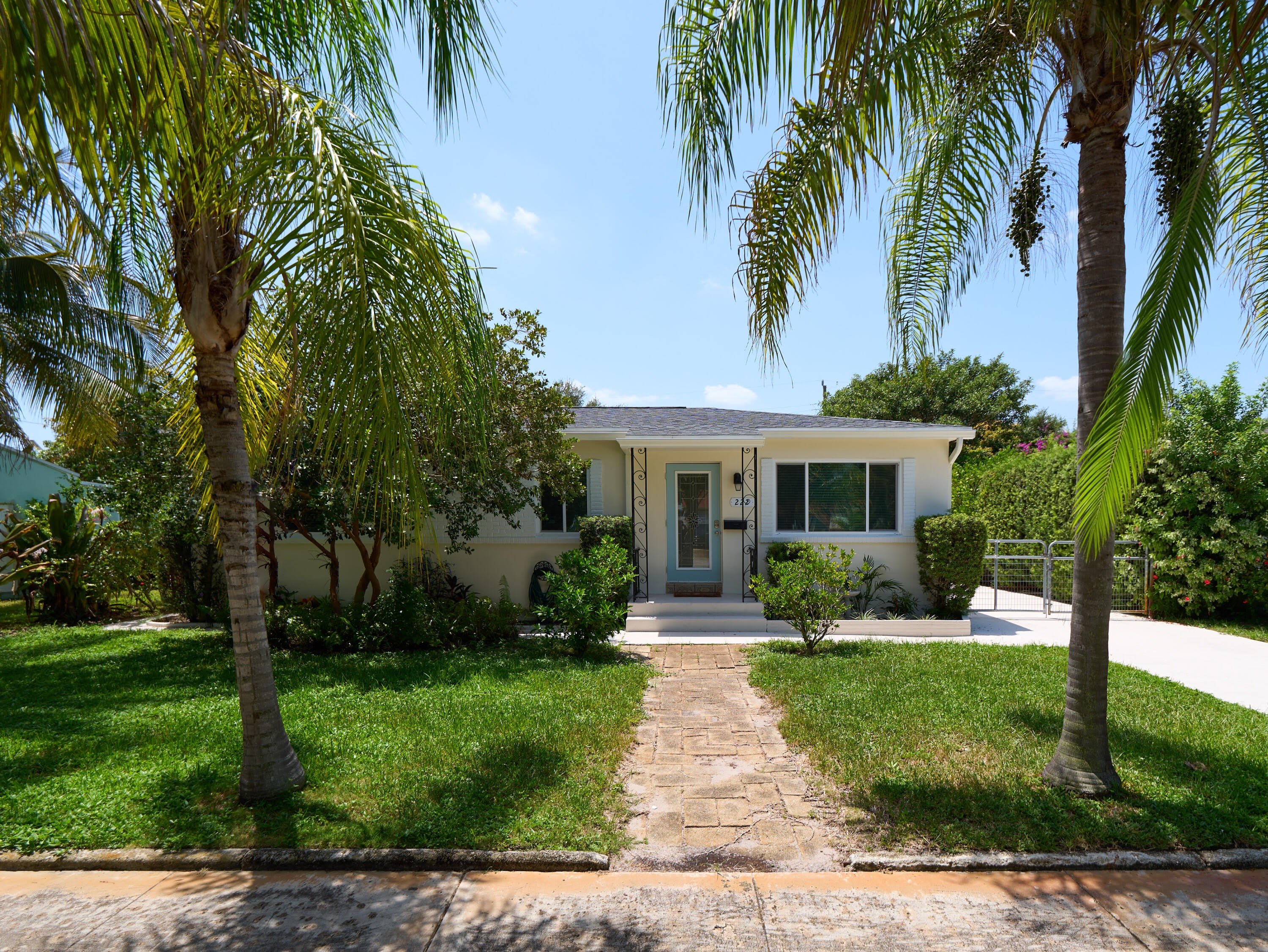 222 Bayberry Drive – photo 4