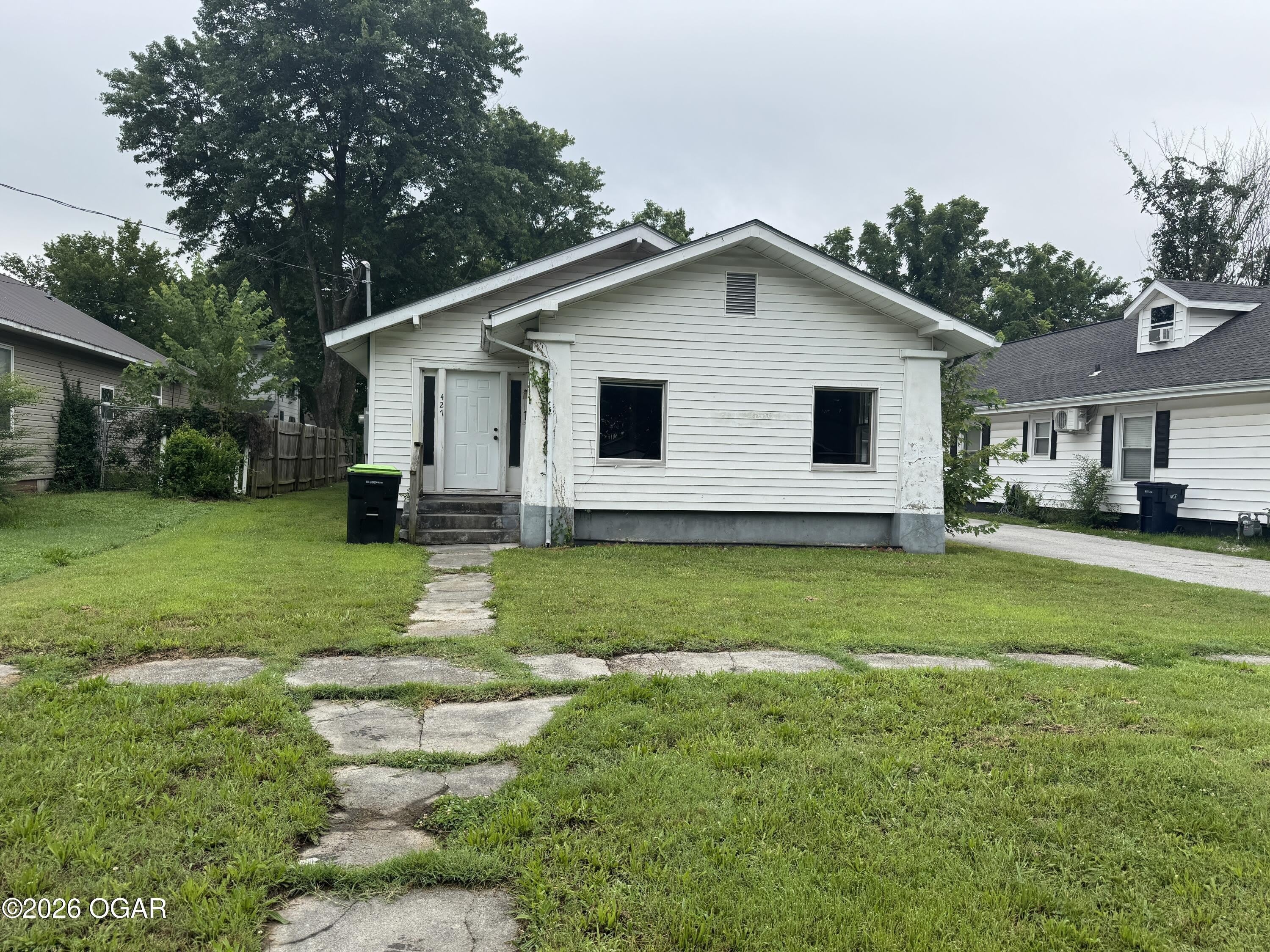 427 E 15th Street – photo 1