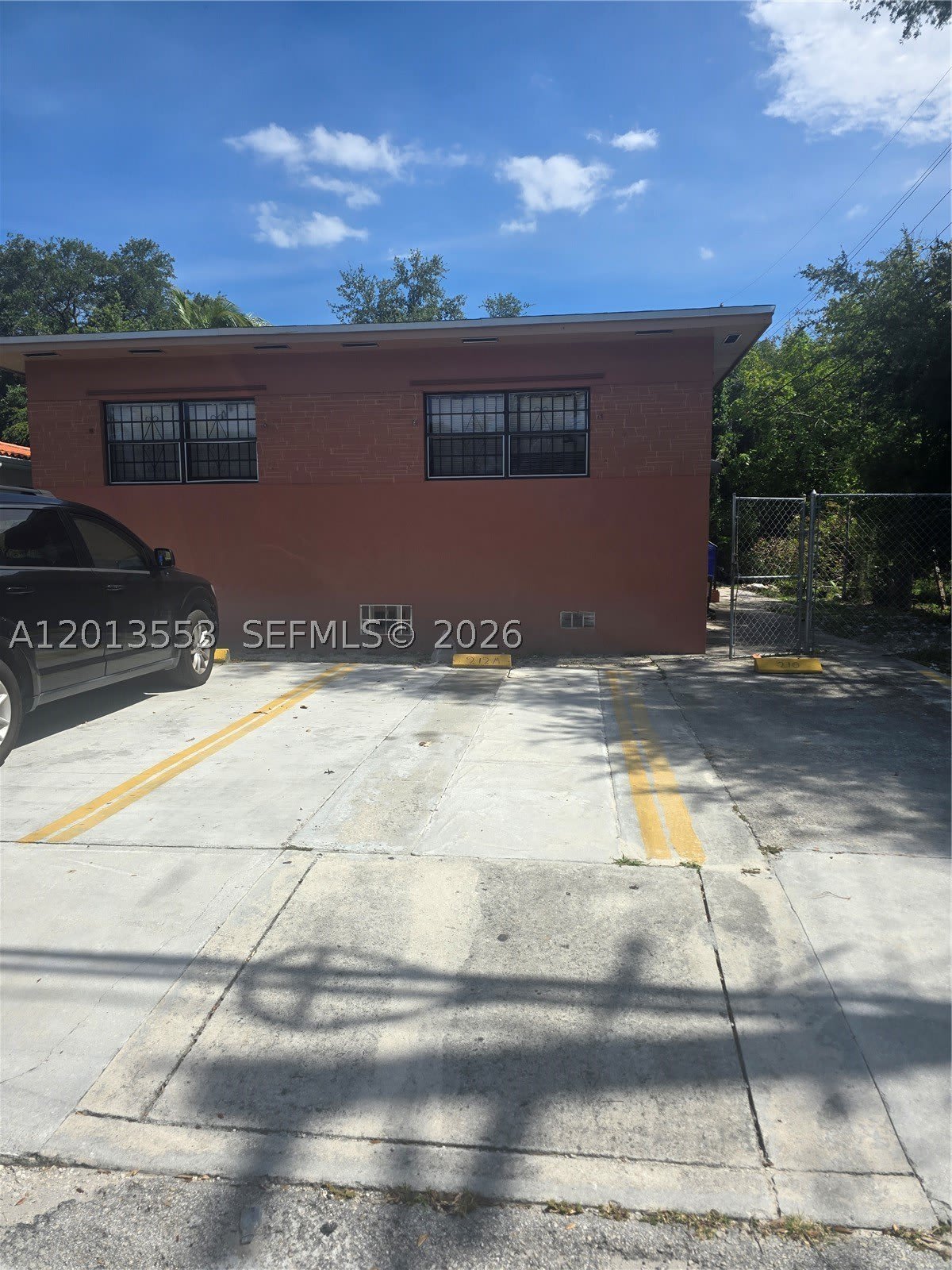 210 NW 69th St – photo 1