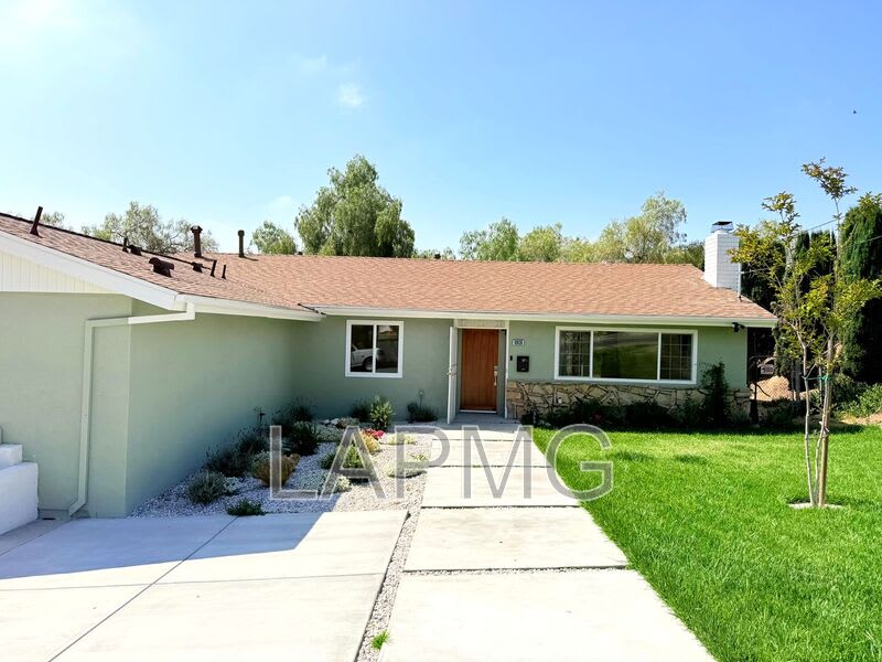 10839 Fellows Avenue – photo 1