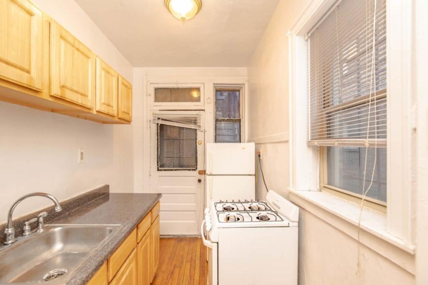 1333 West Touhy Ave. – photo 2