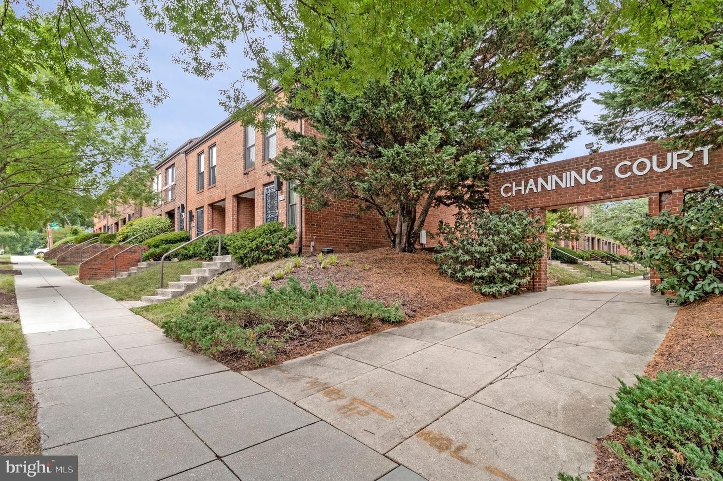 2435 18Th St Ne 2435 – photo 2