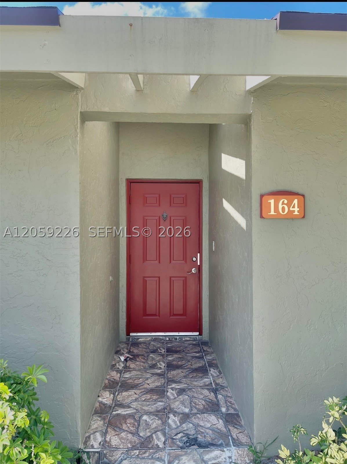 164 Meadows Dr – photo 2