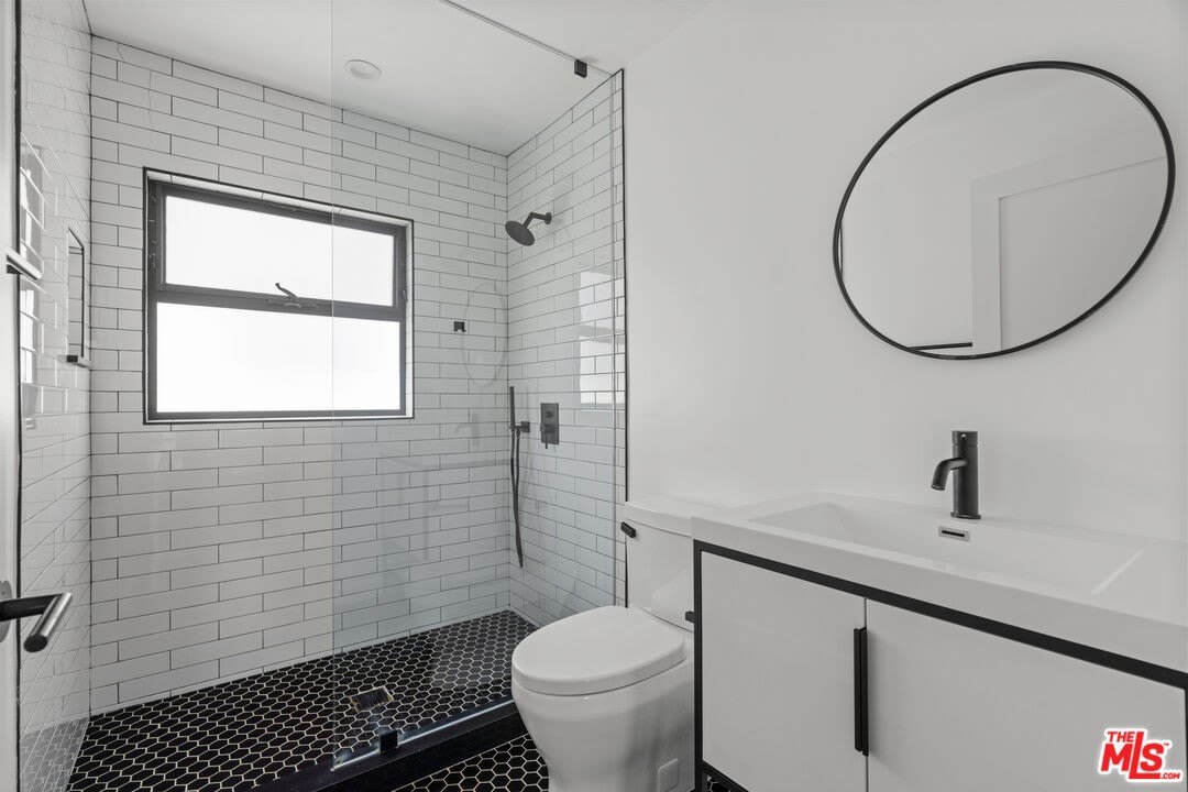 1325 Cabrillo Ave – photo 4