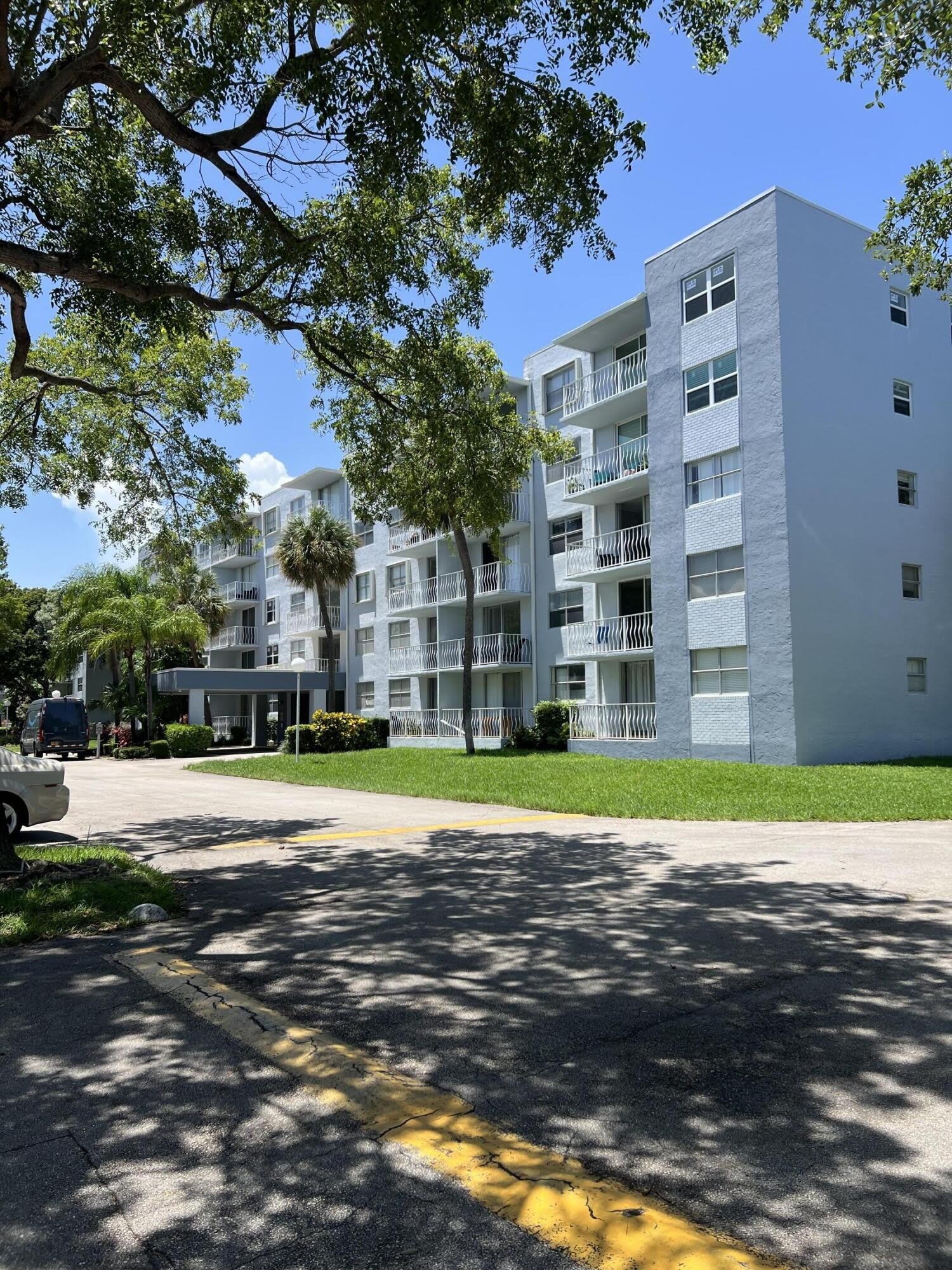 480 Executive Center Drive – photo 4