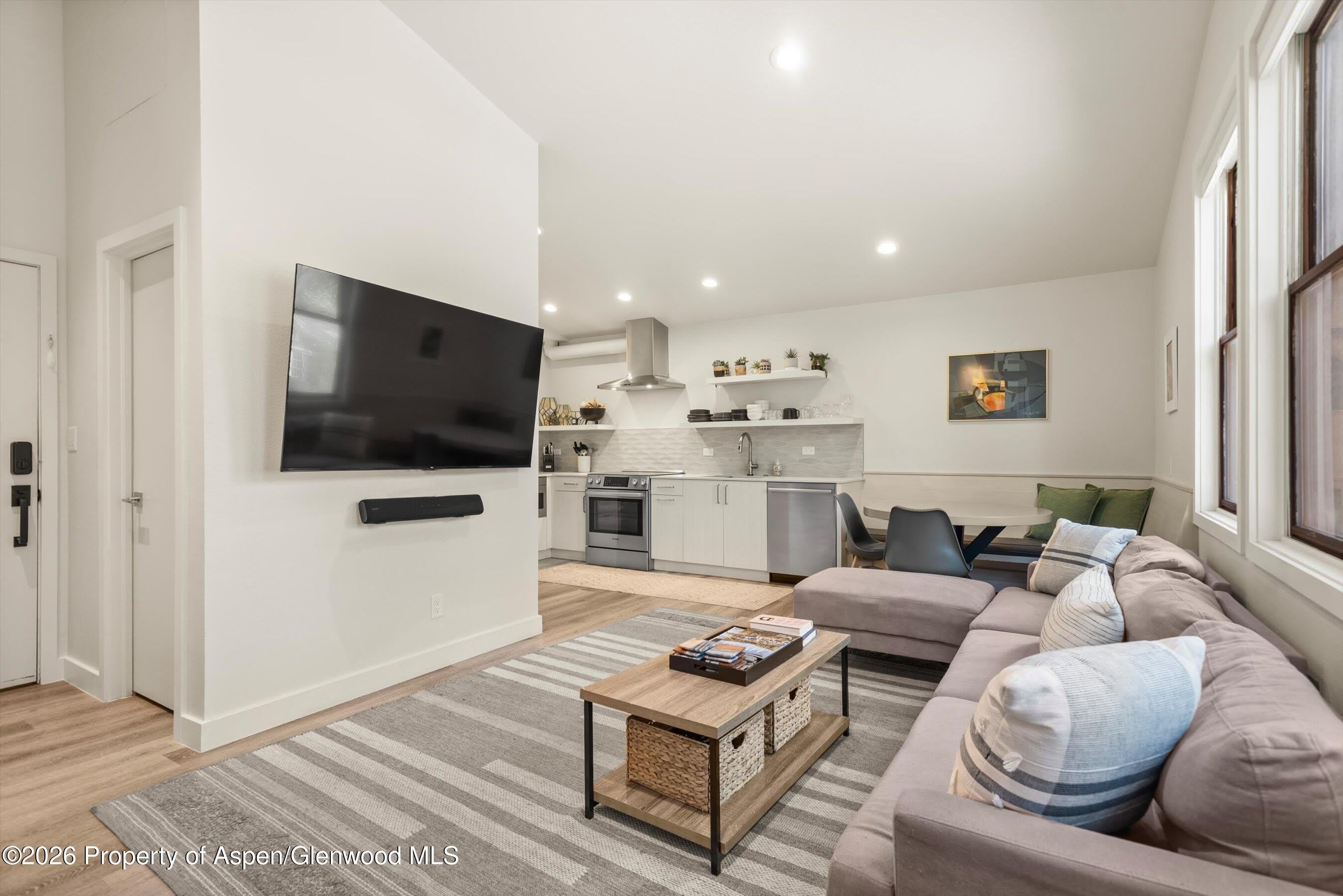 220 W Main Street – photo 2