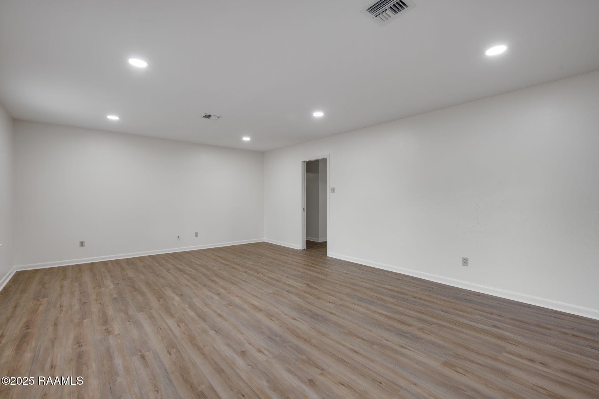 421 Kim Drive – photo 2
