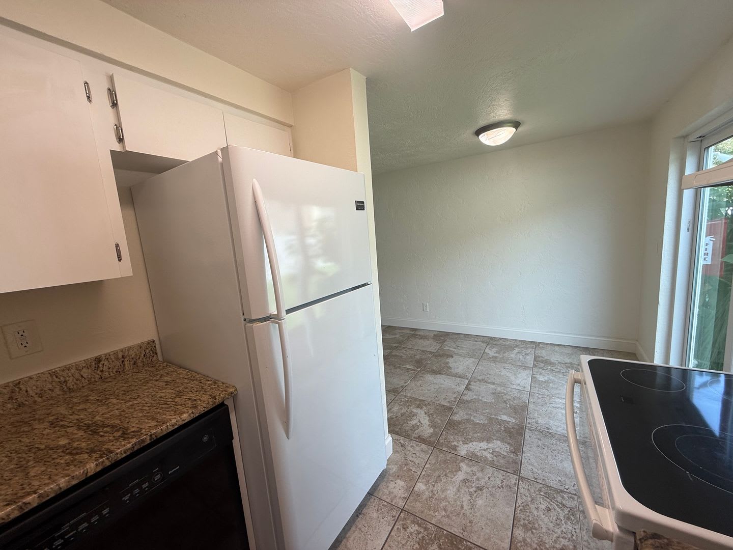 Inviting 2-bedroom, 1.5-bath home in South Daytona – photo 5