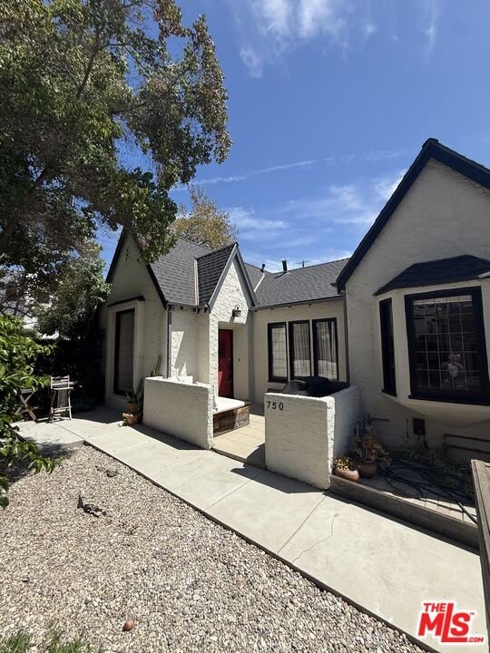 750 N Martel Ave – photo 1