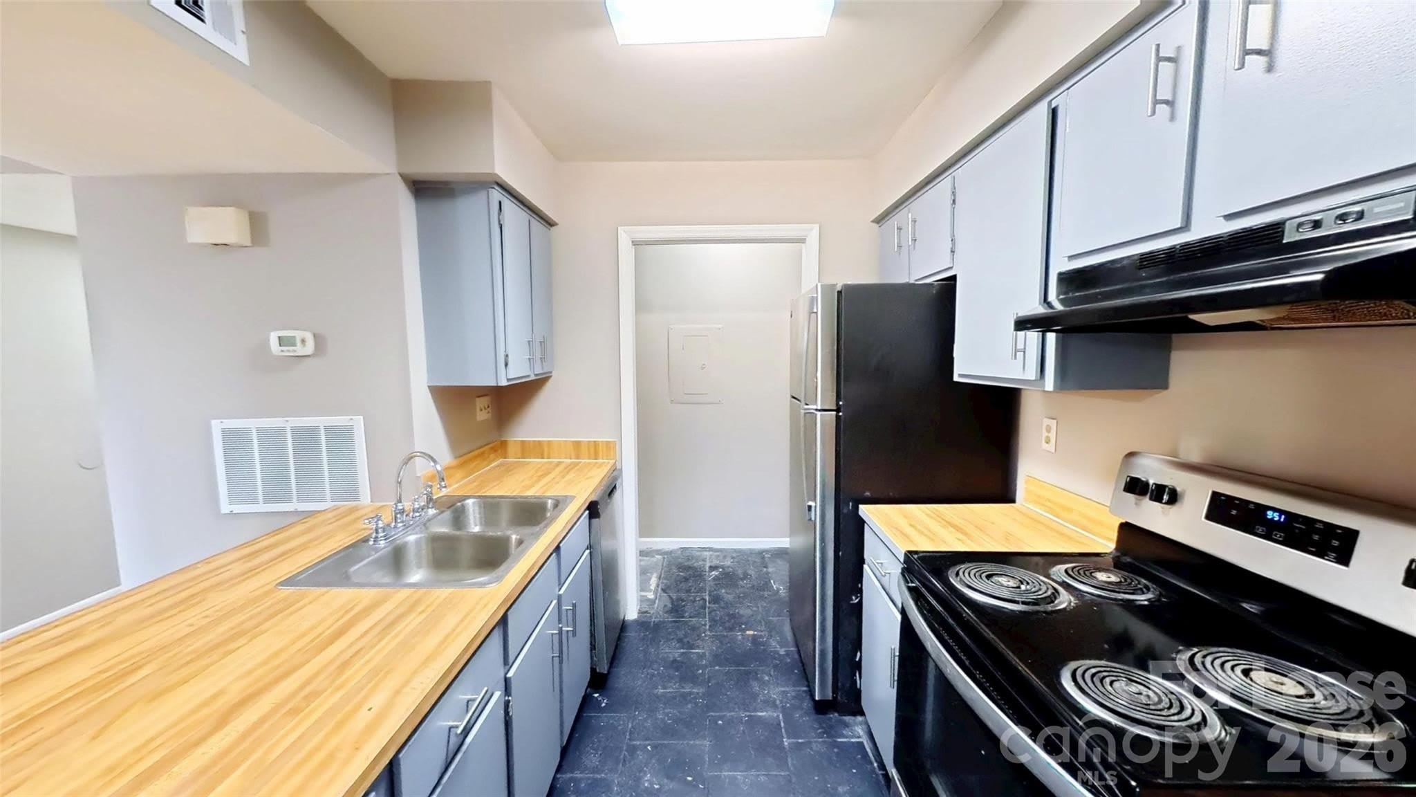 11139 Harrowfield Road – photo 4