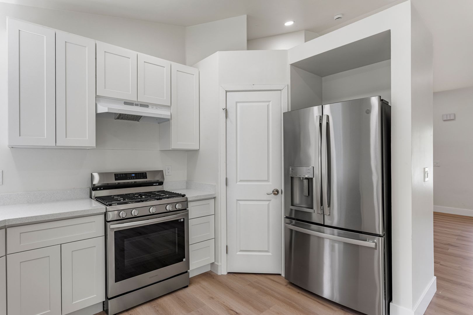 Remodelled, Move in Ready, Single Story House – photo 3