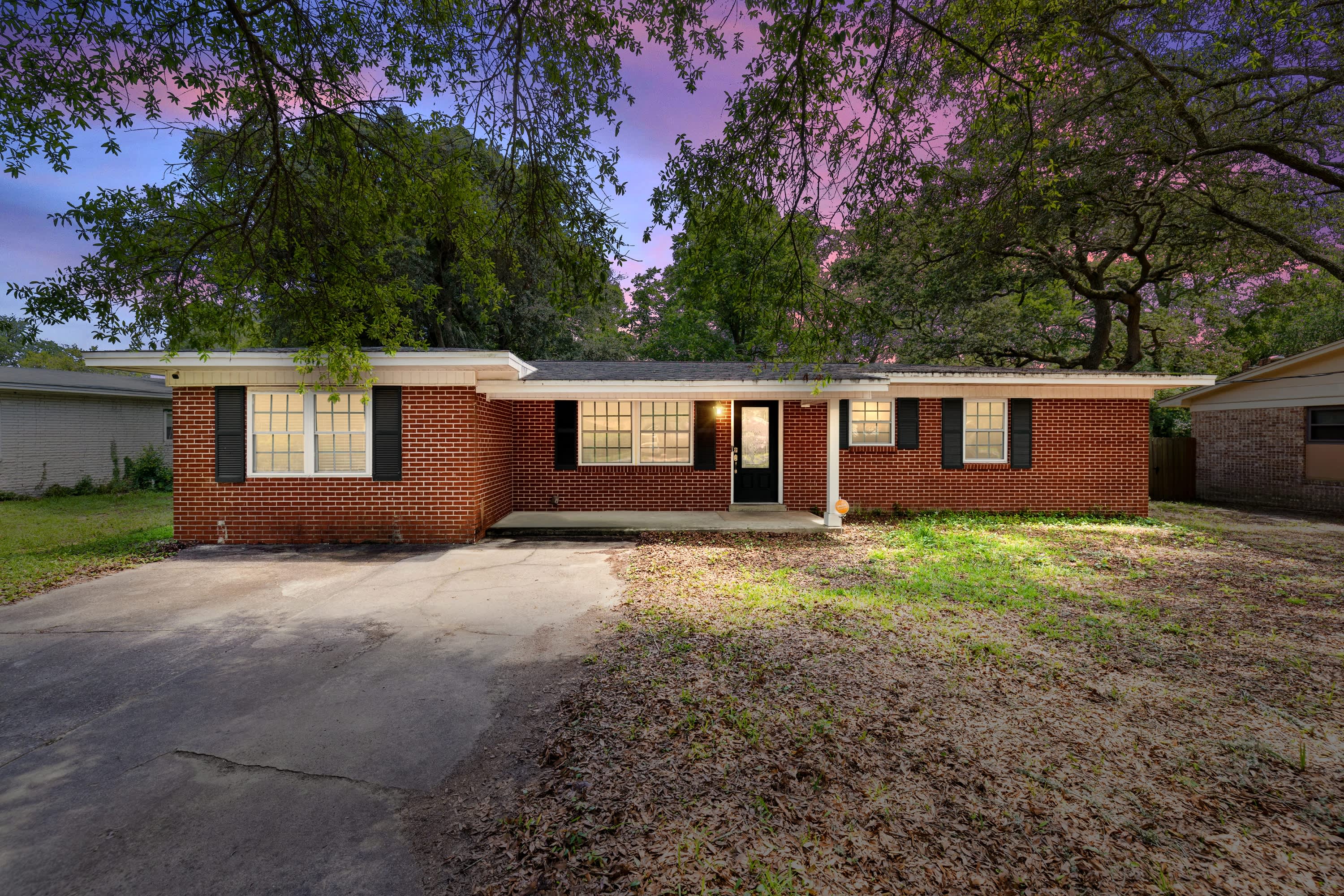 328 Plymouth Avenue – photo 2