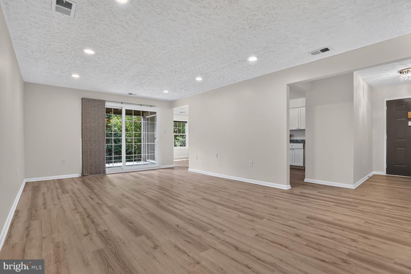 6929 CLEARWIND CT #B – photo 3