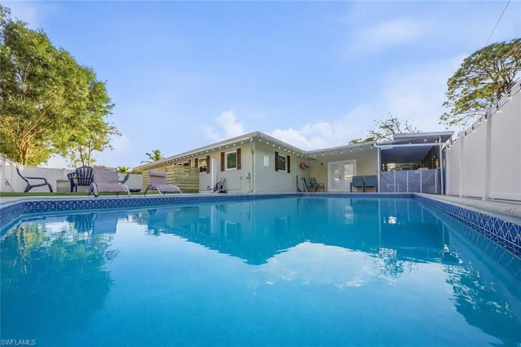 2473 Poinciana St – photo 1