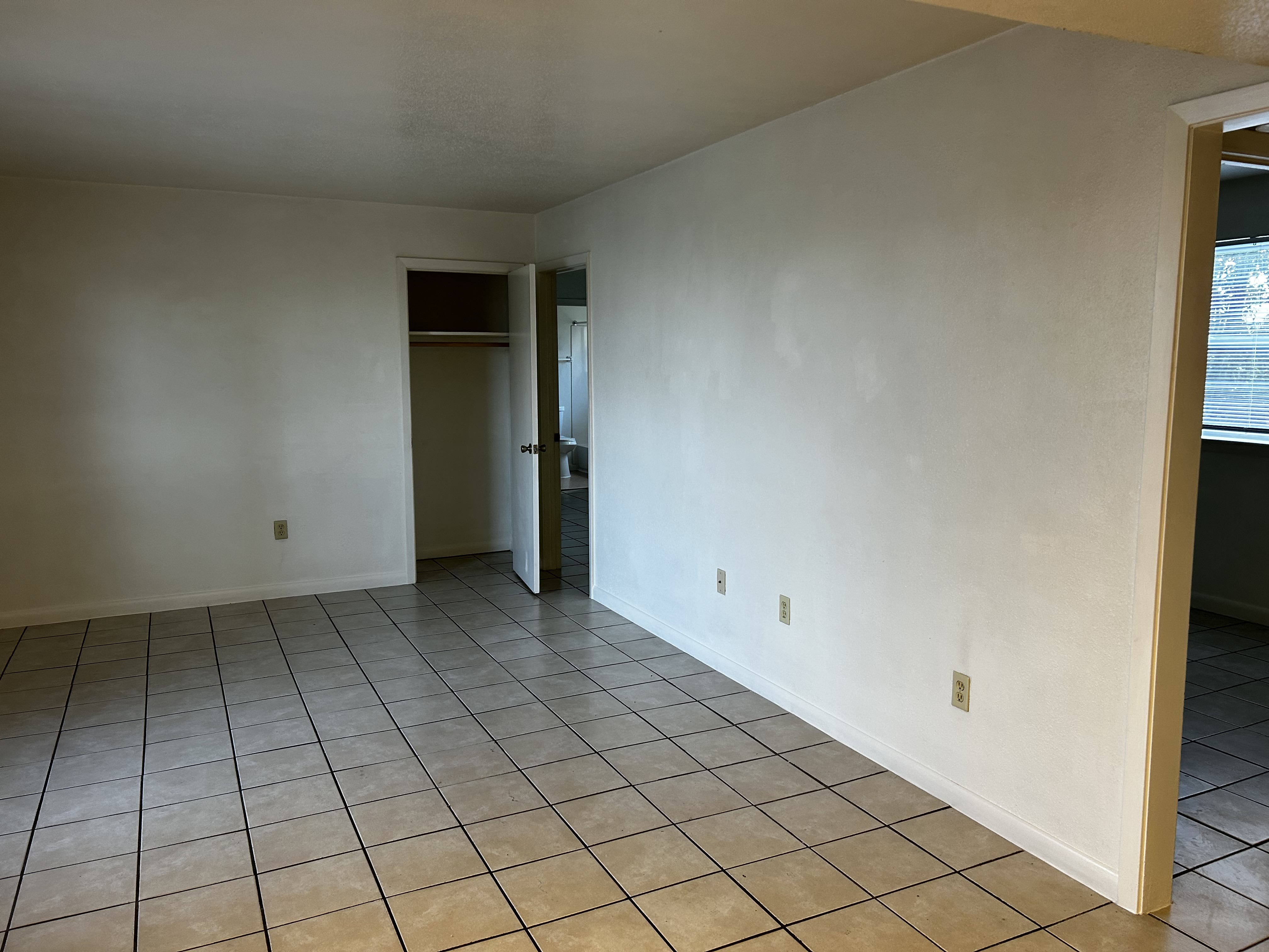 619 Warren St – photo 4