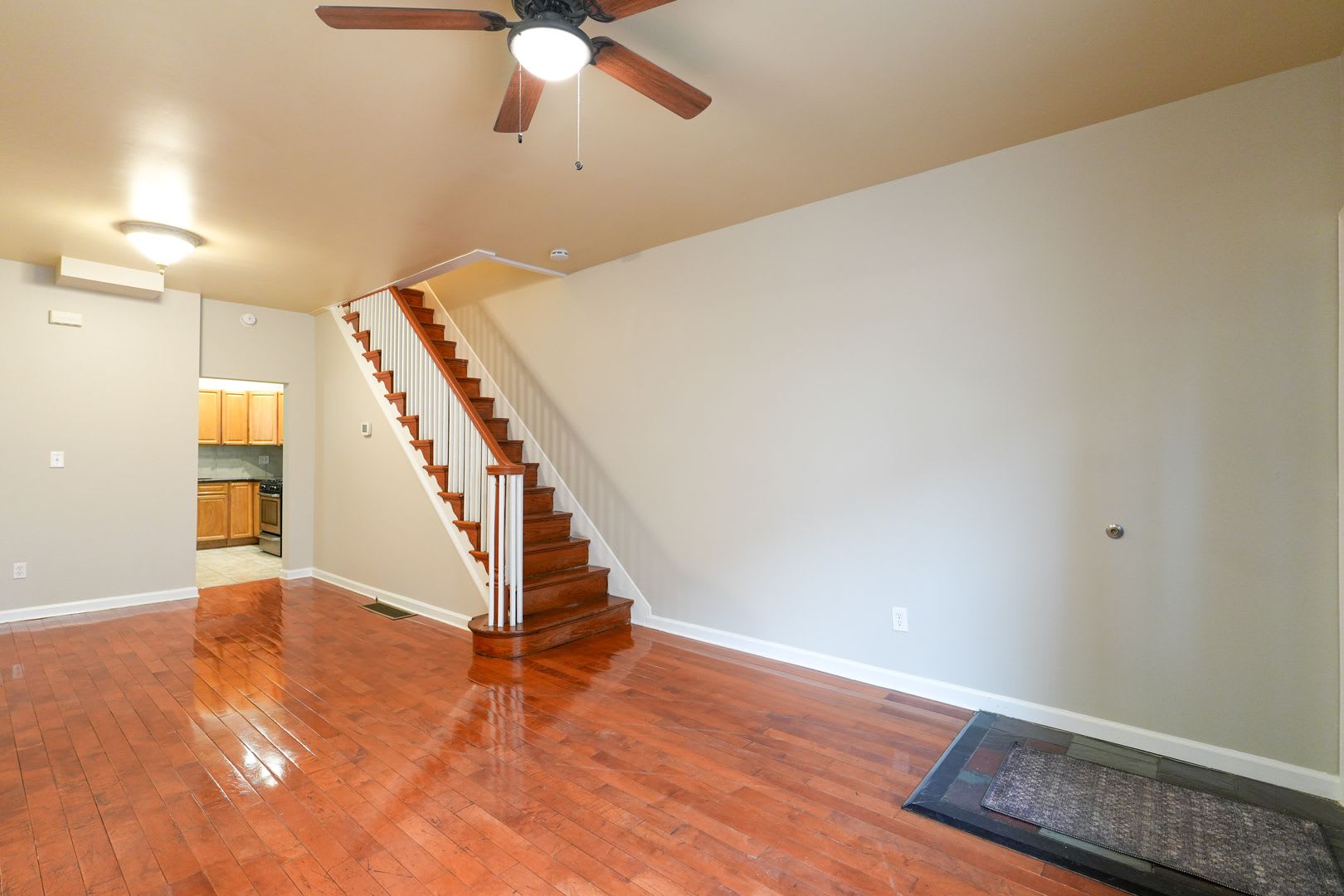 Newly renovated 3 bed 1.5 bath, central air – photo 4