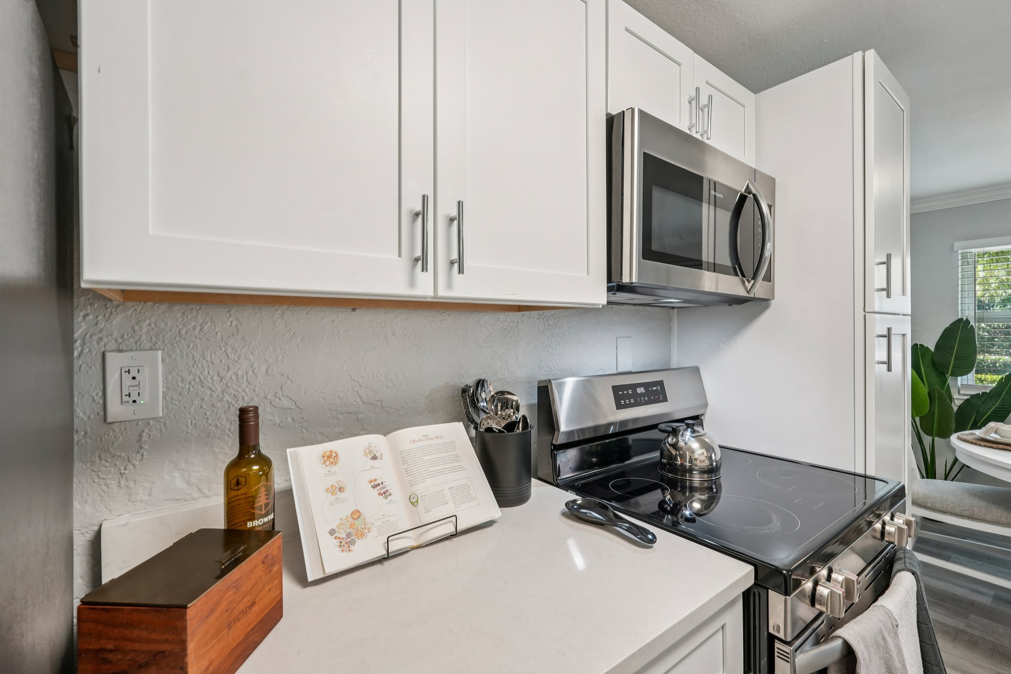 Riverwalk Apartments – photo 3