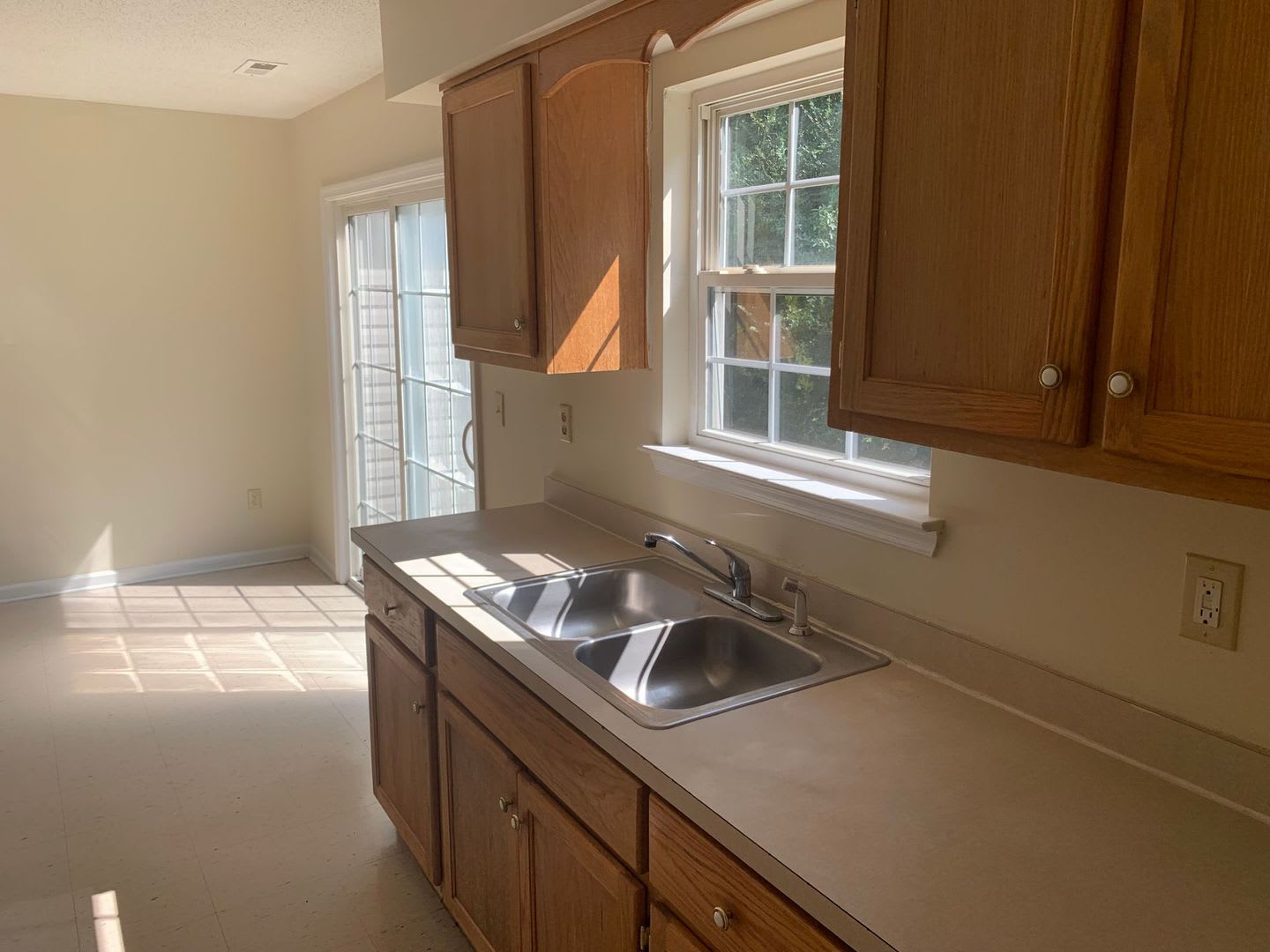City Home located in Quiet Community – photo 5