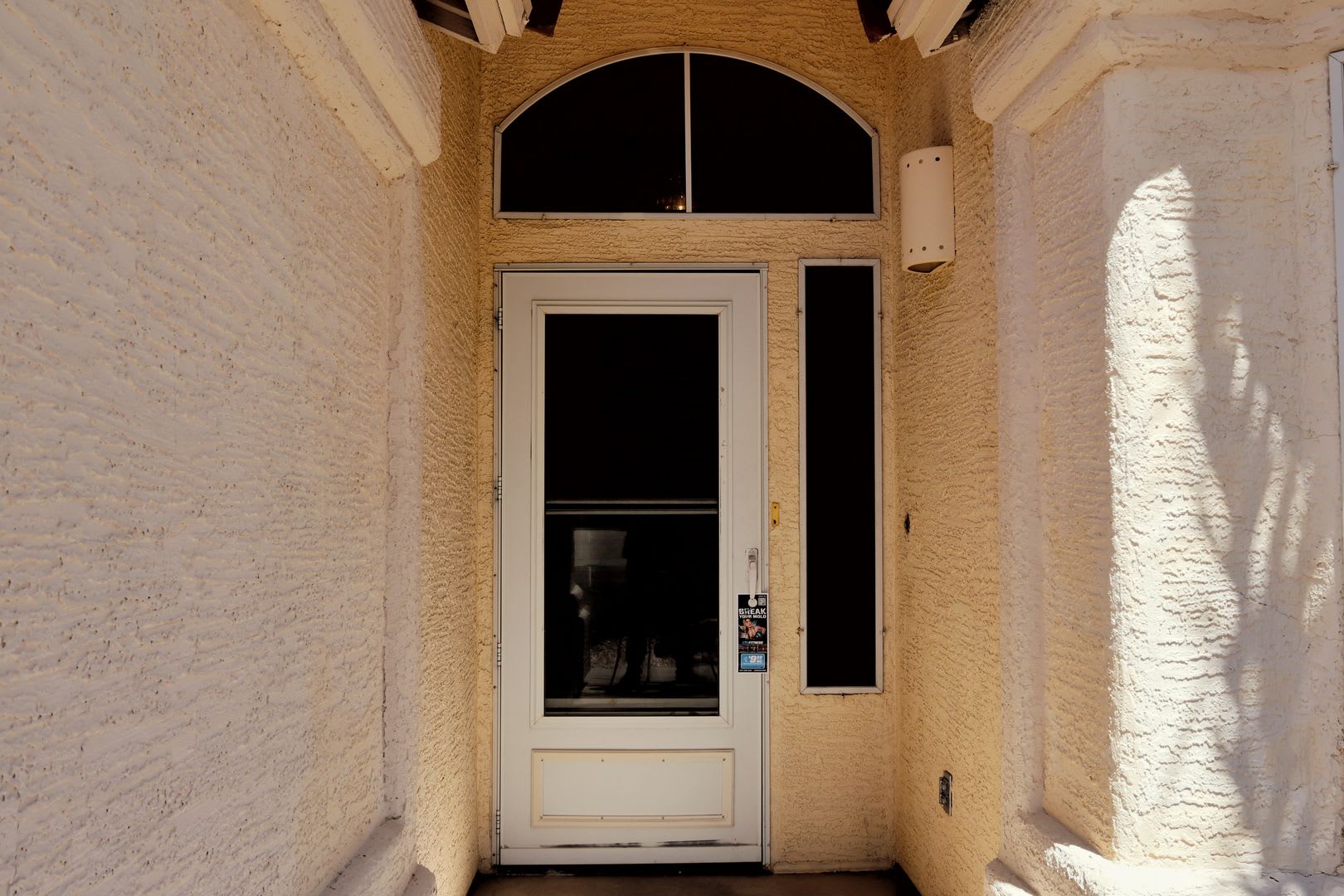 Newly Remodeled Single Story Home-Available Now! – photo 4