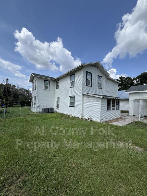 1044 W Lime St. – photo 2