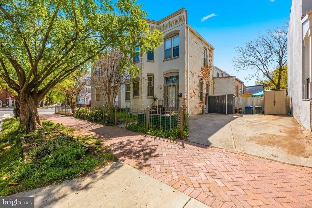 642 15TH Street NE – photo 3