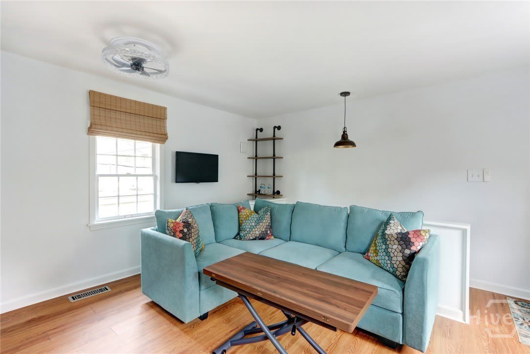 205 W Jones Lane – photo 3