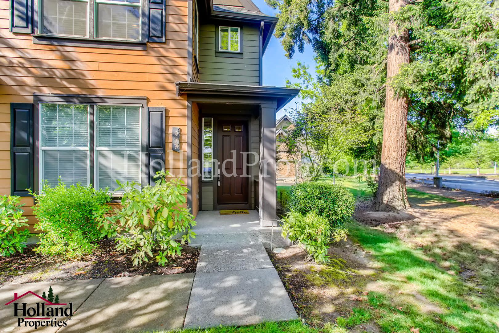Beautiful Condo In Excellent Hillsboro Location! – photo 4