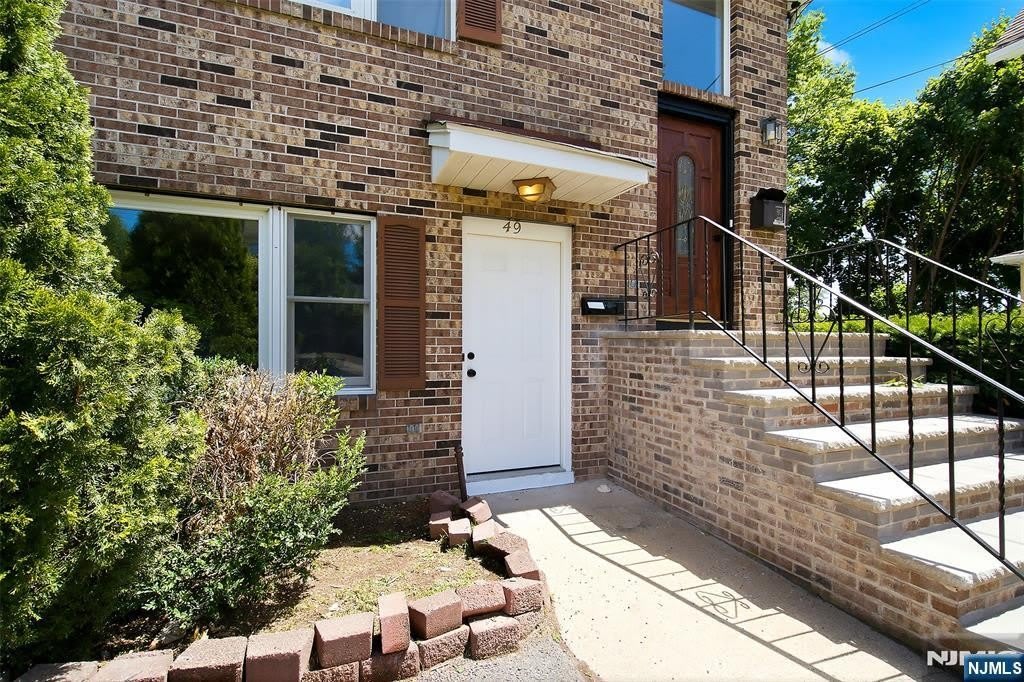 49 E Pleasant Avenue – photo 2