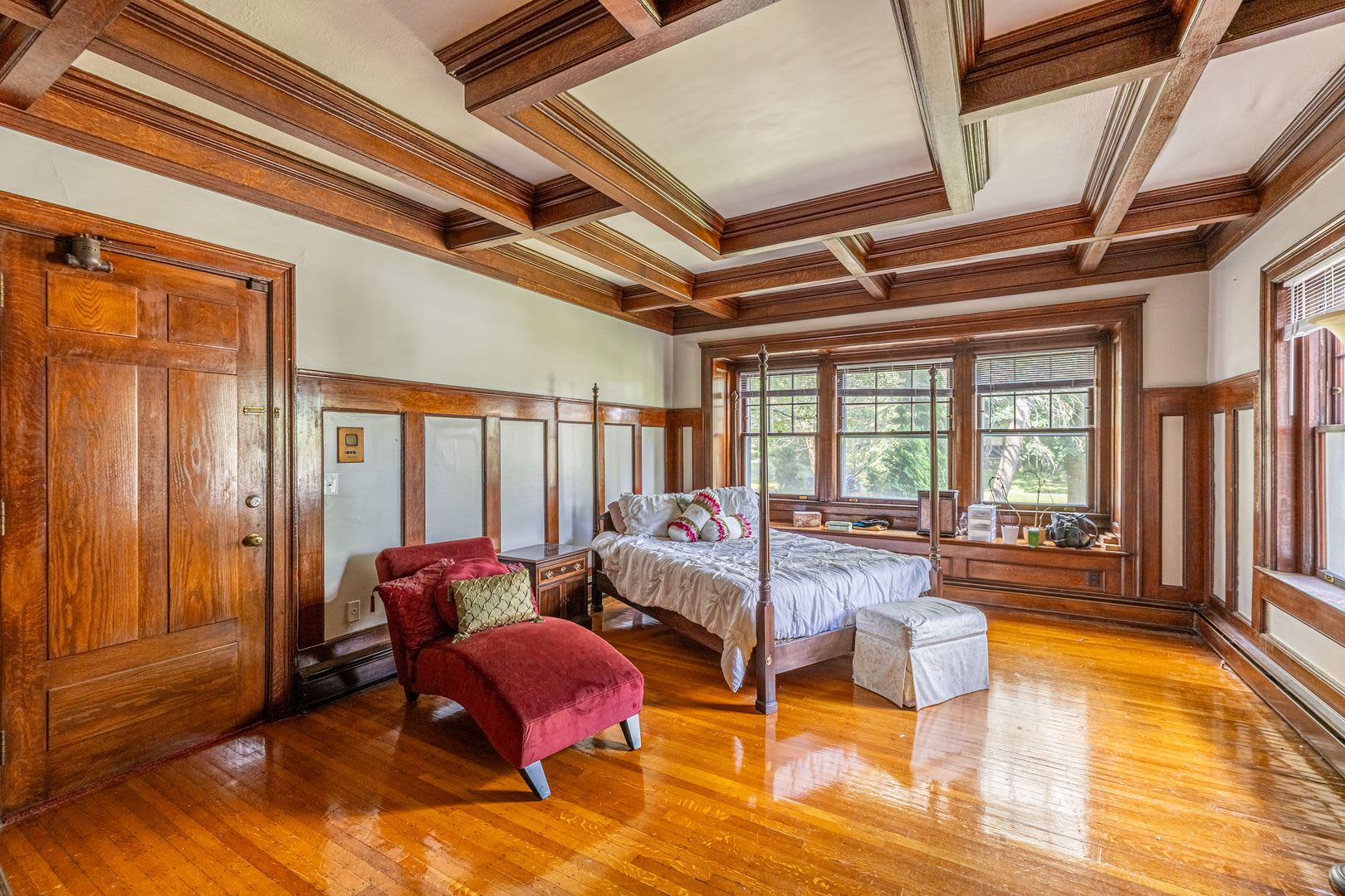 1340 East Ave – photo 2