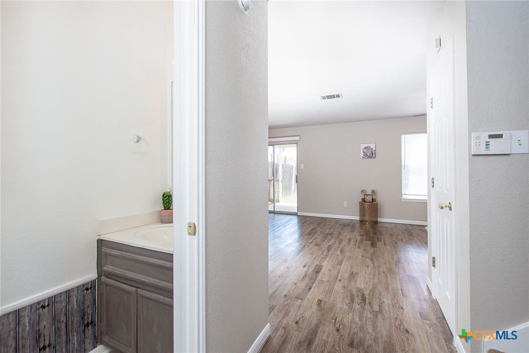 402 Deloris Dr. – photo 3