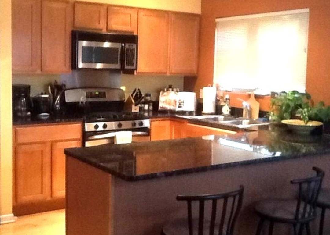 220 Des Plaines St – photo 4