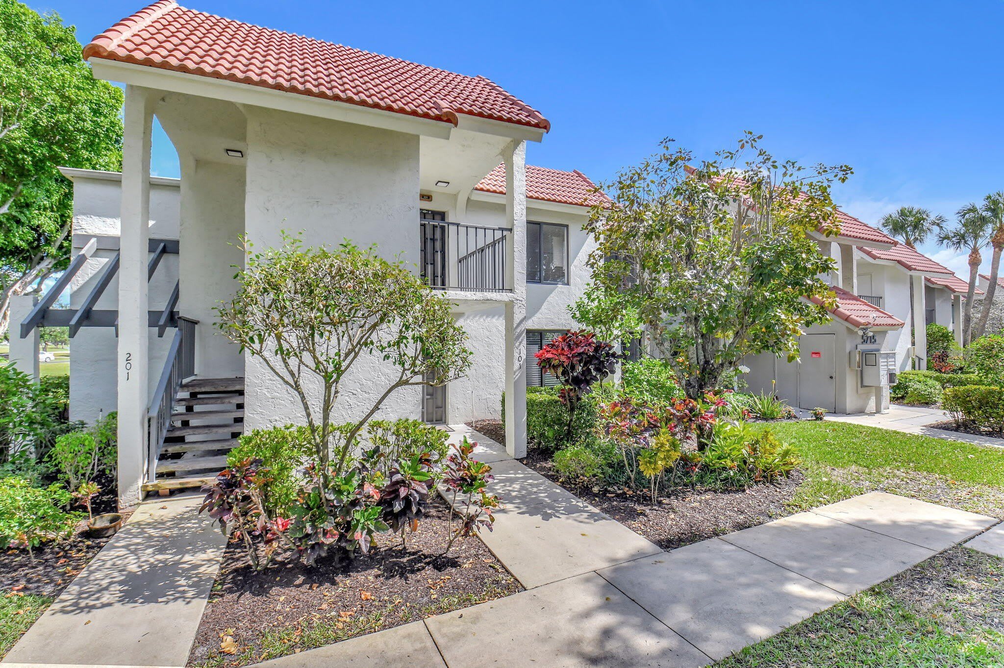 5715 FAIRWAY PARK Drive – photo 2