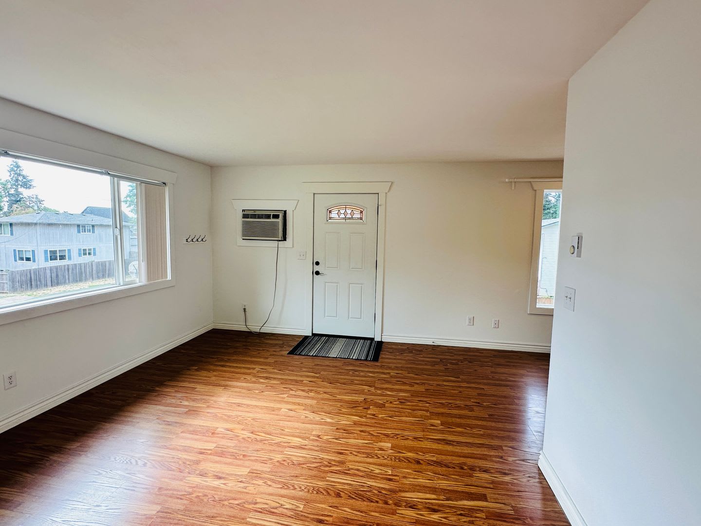 Charming & Cozy Camas Duplex – photo 4