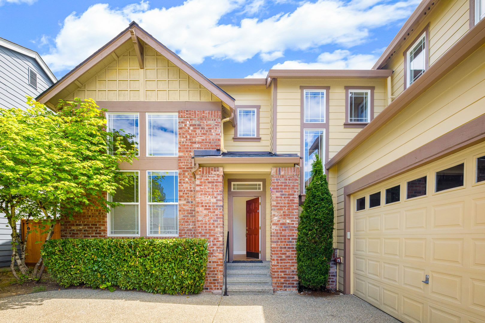 Bright & Spacious 4 Bedroom Lakemont Home – photo 3