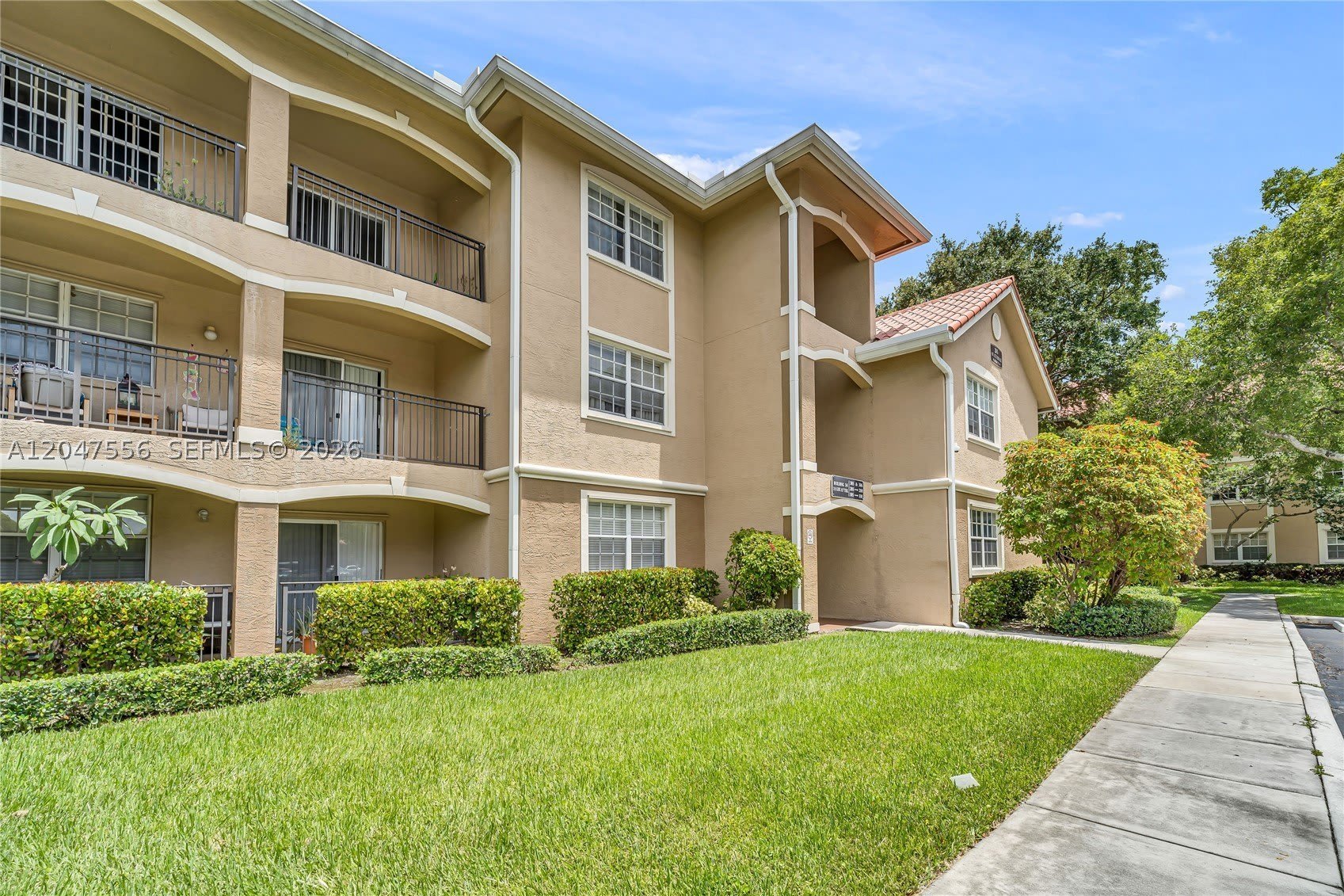 215 SW 117th Ter – photo 3