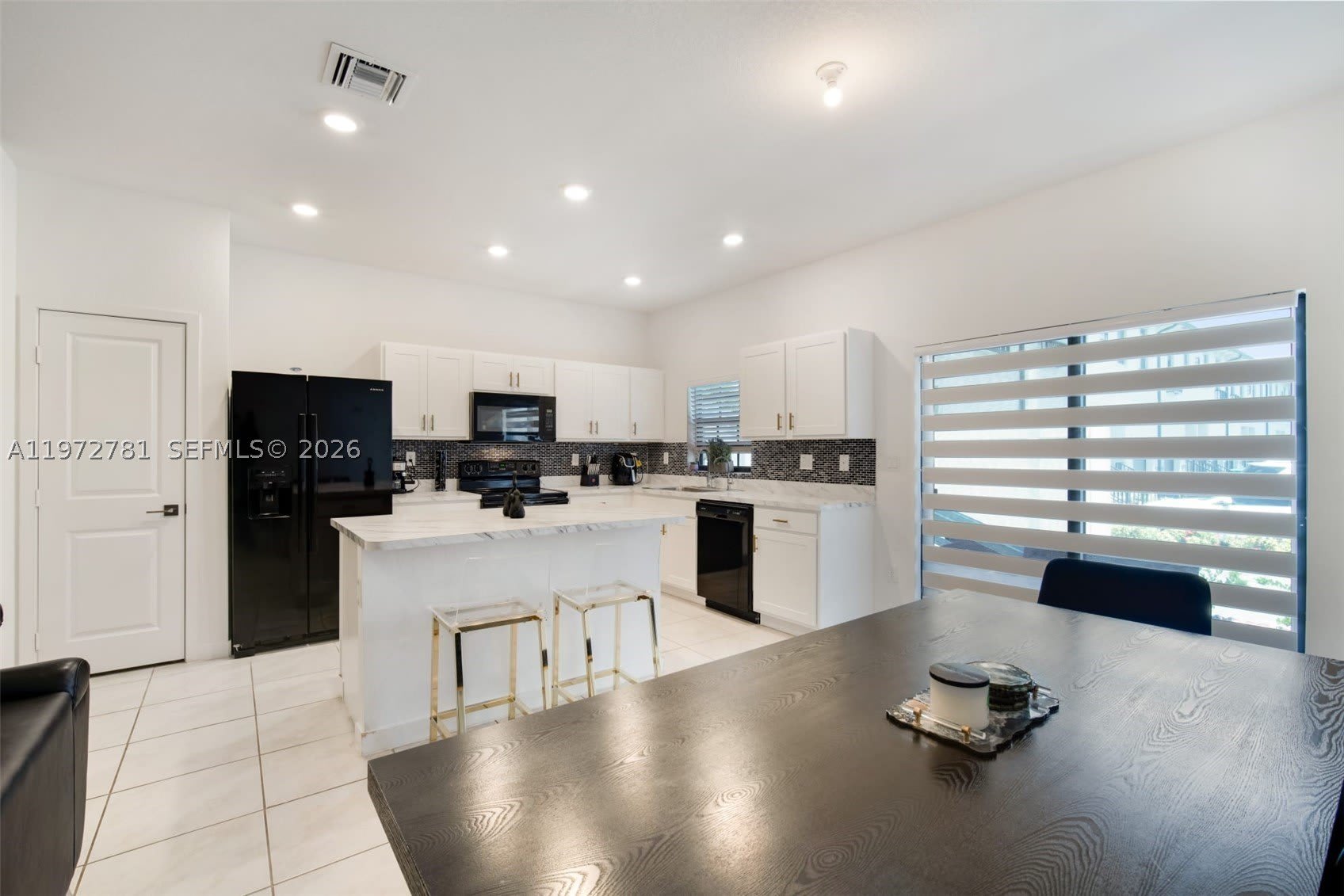 1181 SW 7th Ct – photo 3