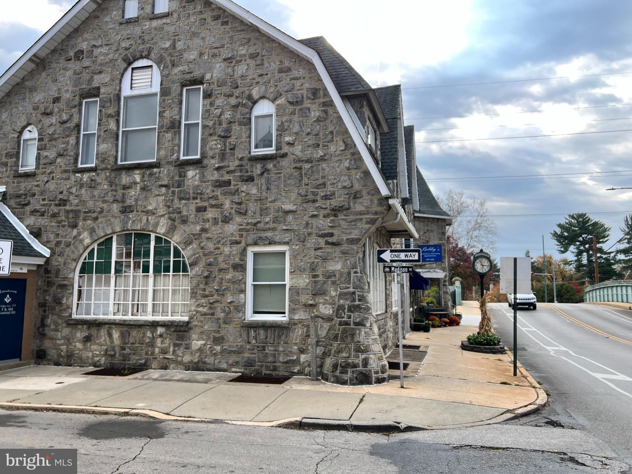 27 S LANSDOWNE Avenue – photo 4