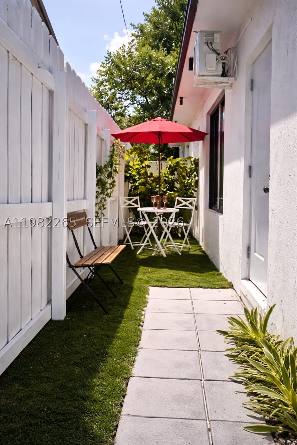 613 NW 10th St – photo 2