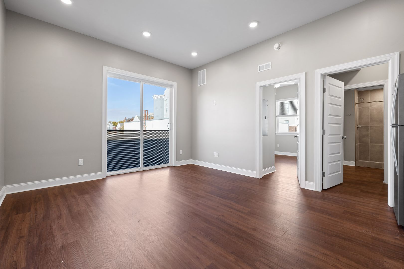 ONE MONTH FREE! 621 MLK *Income Restricted* – photo 5
